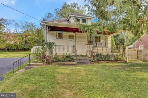 1020 Butter Ln, Reading, PA 19606