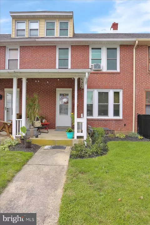 304 Pershing Blvd, Reading, PA 19607 photo 2