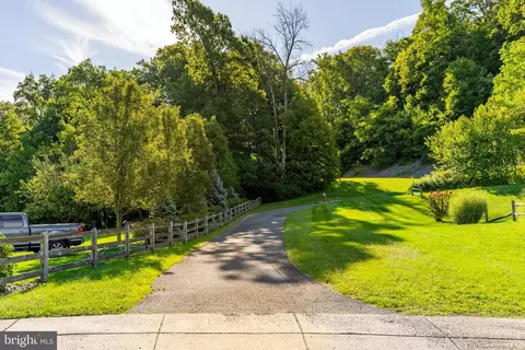 919 Connor Ct, Sinking Spring, PA 19608 photo 15
