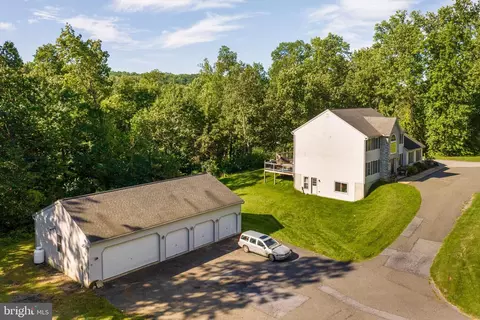 919 Connor Ct, Sinking Spring, PA 19608 photo 5