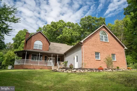15 Hess Rd, Boyertown, PA 19512