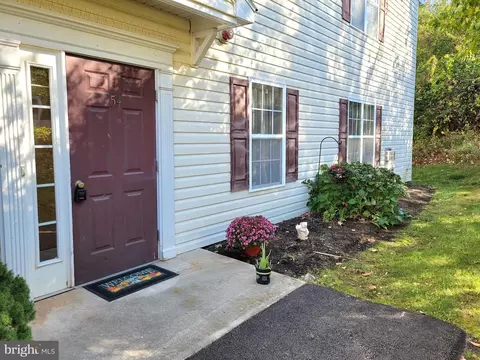 54 Christine Dr, Reading, PA 19606