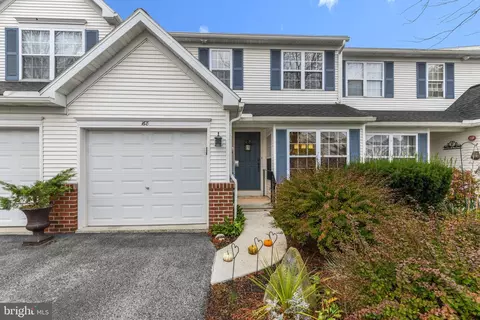 168 Waterford Ln, Reading, PA 19606