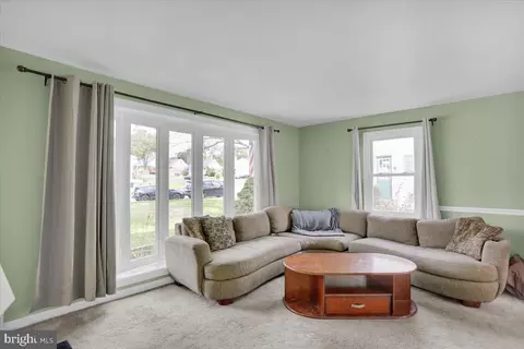 1308 Woodcrest Dr, Reading, PA 19607 photo 4