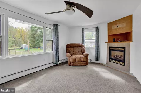 1308 Woodcrest Dr, Reading, PA 19607 photo 9