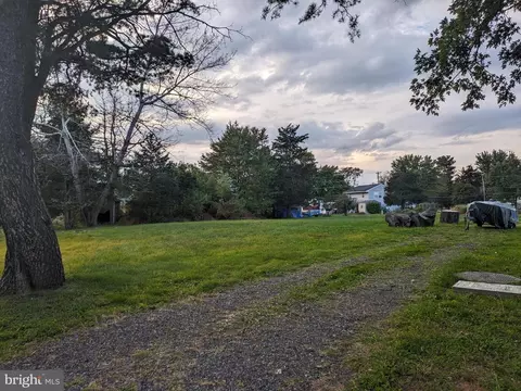 516 Buddies Ct, Birdsboro, PA 19508