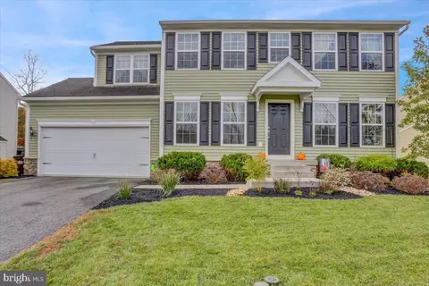 18 Winding Brook Ln, Reading, PA 19606
