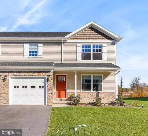 441 Smokering Dr, Robesonia, PA 19551
