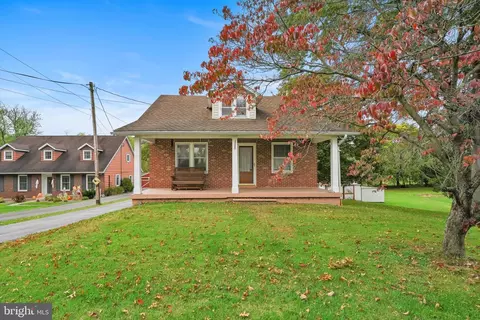 126 Main St, Oley, PA 19547