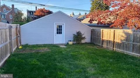 17 E Locust St, Fleetwood, PA 19522 photo 5