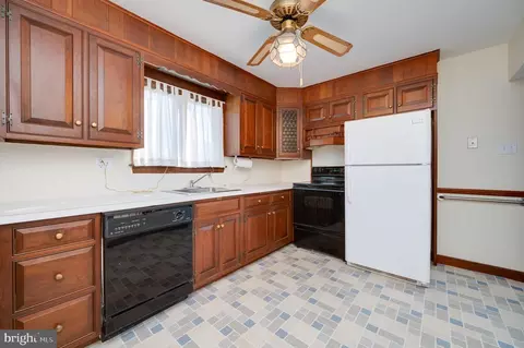 1327 Lacrosse Ave, Reading, PA 19607 photo 12
