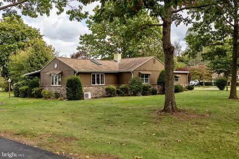132 Swiftwater Ln, Leesport, PA 19533