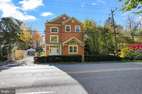 2604 E Main St, Douglassville, PA 19518