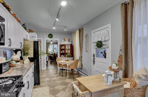 217 W Lancaster Ave, Reading, PA 19607 photo 14