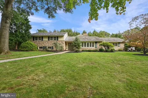 1516 Rose Virginia Rd, Wyomissing, PA 19610