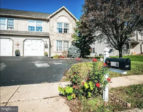 146 Michigan Dr, Reading, PA 19608