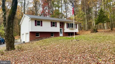 371 Oakbrook Dr, Birdsboro, PA 19508