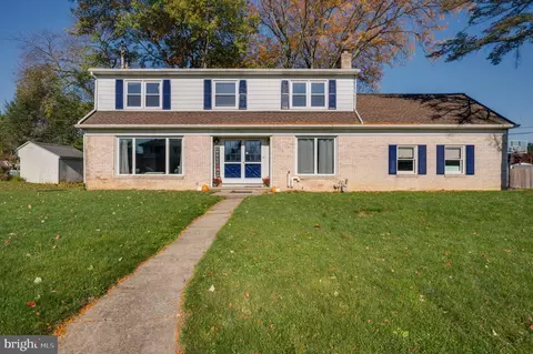 717 E Grill Ave, Reading, PA 19607 photo 2