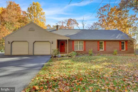 2581 Mountain Rd, Hamburg, PA 19526