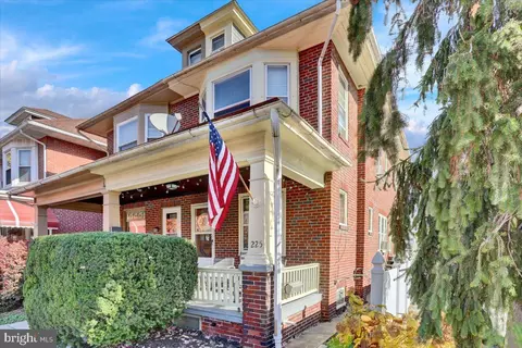 225 S 3rd Ave, Reading, PA 19611