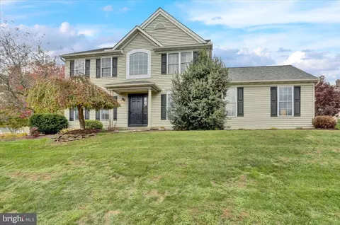 13 Quarry View Dr, Morgantown, PA 19543