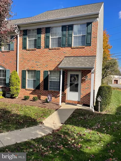 4 Becket Ct, Reading, PA 19607