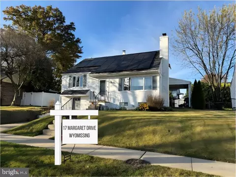 17 Margaret Dr, Reading, PA 19609