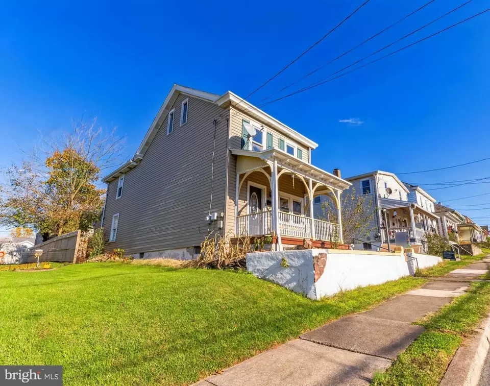  139 Hopewell St, Birdsboro, PA 19508 photo 2