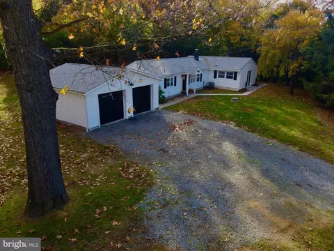 60 Noll Ln, Fleetwood, PA 19522