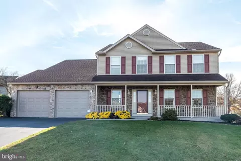 111 Crestwood Ct, Douglassville, PA 19518