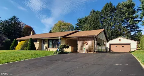 867 Elm St, Reading, PA 19605