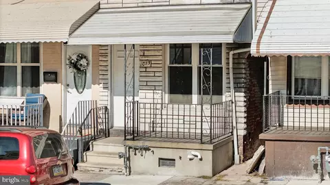 1013 Perry St, Reading, PA 19604 photo 2
