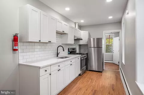1013 Perry St, Reading, PA 19604 photo 7