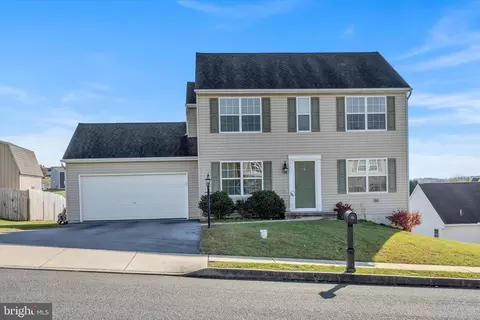 433 E 4th St, Bernville, PA 19506