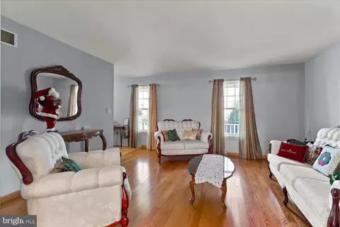 206 S Sandy Ln, Reading, PA 19608 photo 7