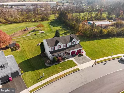 206 S Sandy Ln, Reading, PA 19608 photo 4