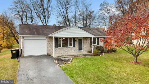121 N 9th St, Bally, PA 19503