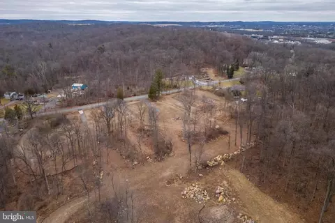 312 Douglass Dr, Douglassville, PA 19518