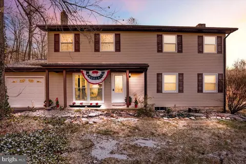 75 Pricetown Rd, Fleetwood, PA 19522