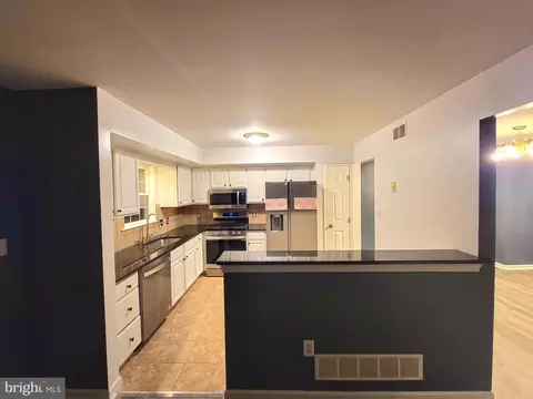 1546 Huron, Sinking Spring, PA 19608 photo 4
