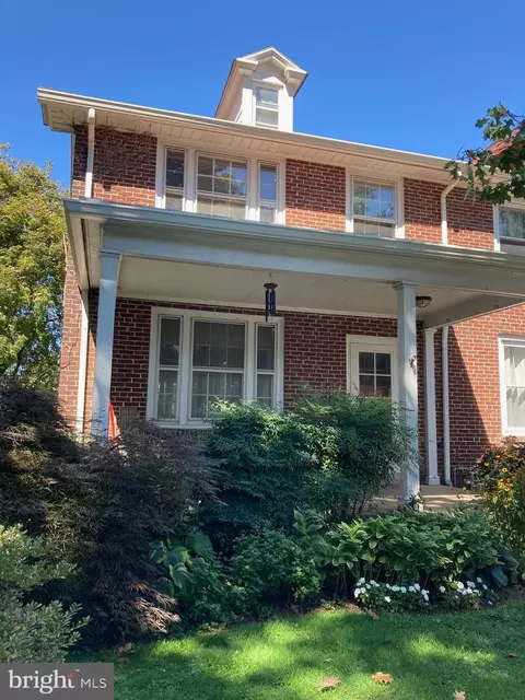 427 Oak Ter, Reading, PA 19611