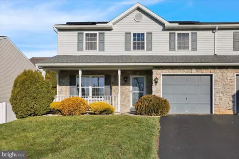 1012 Georgetown Dr, Reading, PA 19605 photo 2