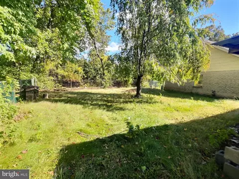 Exterior - 3003 Centre Ave, Reading, PA 19605 photo 13 of 14