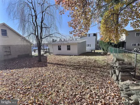 Exterior - 3003 Centre Ave, Reading, PA 19605 photo 12 of 14