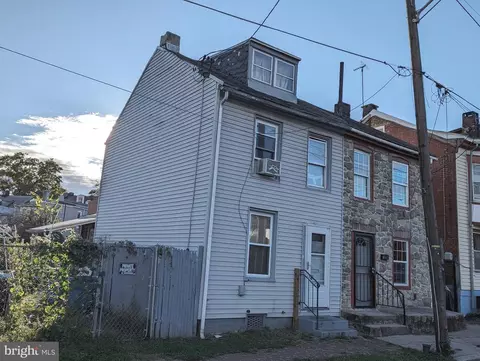16 Neversink St, Reading, PA 19602
