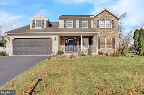 205 Victoria Dr, Douglassville, PA 19518