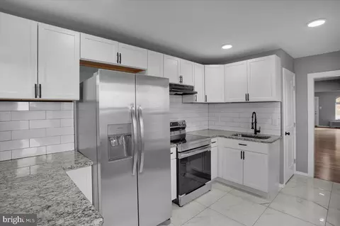 1353 Walnut St, Reading, PA 19604 photo 10