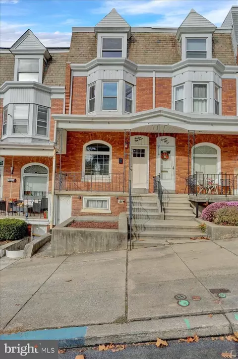 1353 Walnut St, Reading, PA 19604 photo 2