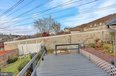 1353 Walnut St, Reading, PA 19604 photo 4
