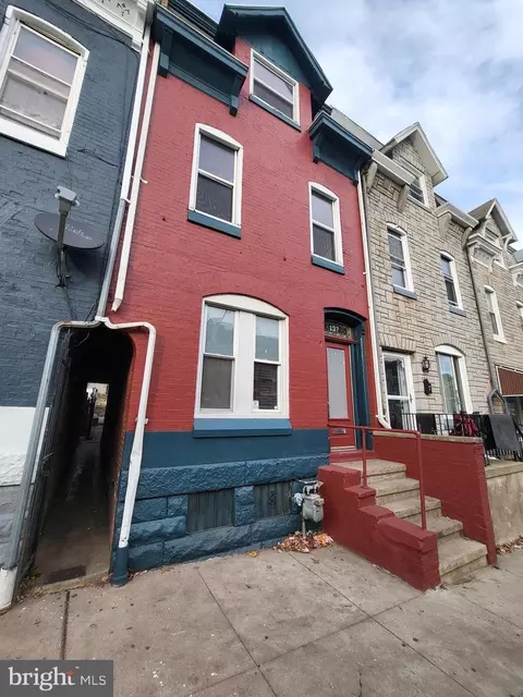 137 Walnut St, Reading, PA 19601 photo 2